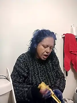 Snapshot of anonymity_awaits@xh chatting on November 8, 7:41 am anonymity awaitsxh online show from November 8, 7:41 am