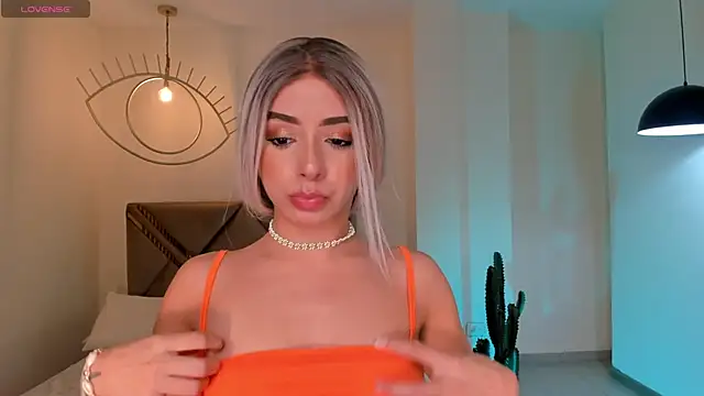 IsabellaMoreau online show from February 6, 7:28 pm