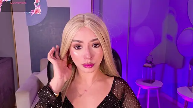 IsabellaMoreau online show from July 15, 8:36 pm