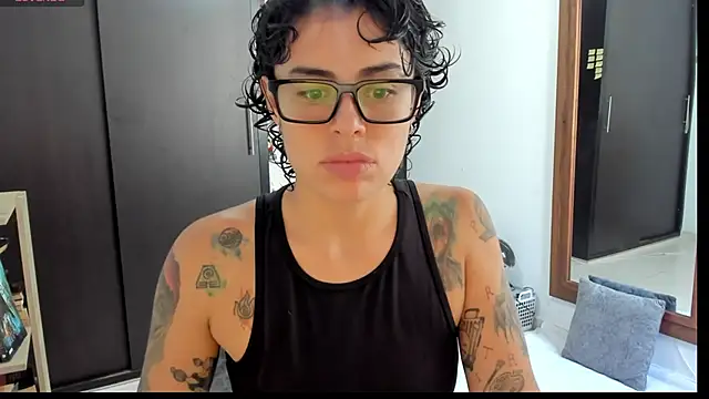 Snapshot of natt_op chatting on June 30, 2:40 pm natt op online show from June 30, 2:40 pm