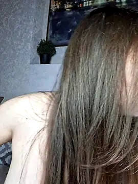 Olivia OliV online show from November 18, 1:00 am