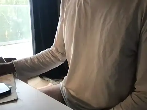 Snapshot of TomTop_11 chatting on October 6, 7:28 am TomTop 11 online show from October 6, 7:28 am