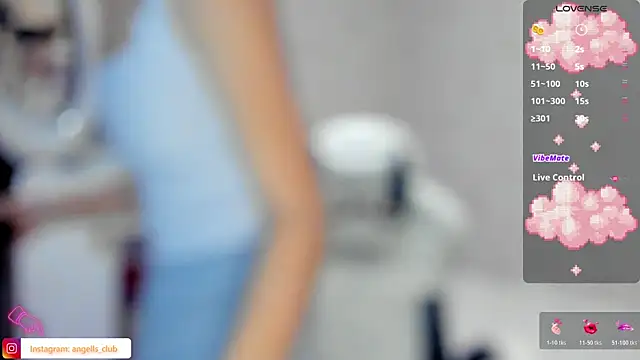 Snapshot of Idnkjustadeline chatting on October 29, 11:34 am Idnkjustadeline online show from October 29, 11:34 am