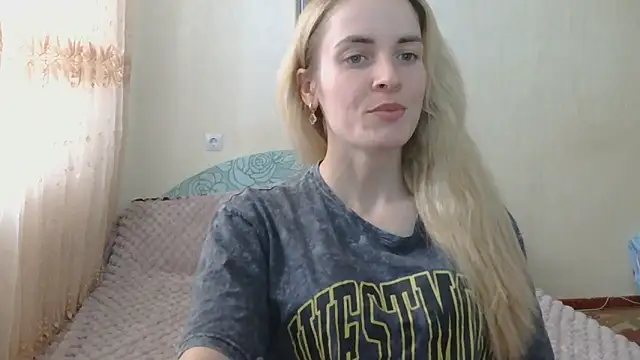 JayeTyler online show from March 19, 7:12 am