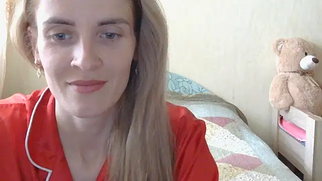 Snapshot of JayeTyler chatting on June 15, 6:15 am JayeTyler online show from June 15, 6:15 am