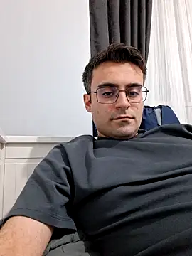 Obstacless online show from February 22, 7:01 pm