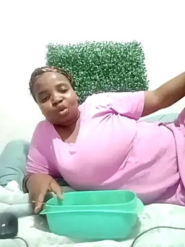 Snapshot of ShySexyBaddiexx chatting on October 15, 8:42 pm ShySexyBaddiexx online show from October 15, 8:42 pm