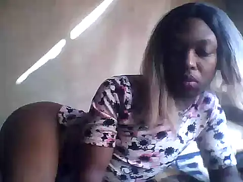 Snapshot of Blackyfreackygay chatting on June 27, 12:44 pm Blackyfreackygay online show from June 27, 12:44 pm