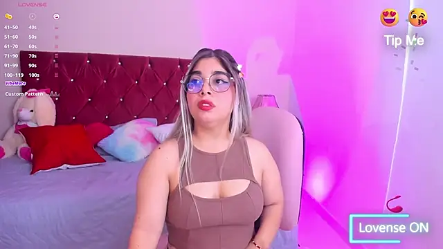 Snapshot of Madisson_Star1 chatting on January 15, 3:00 am Madisson Star1 online show from January 15, 3:00 am