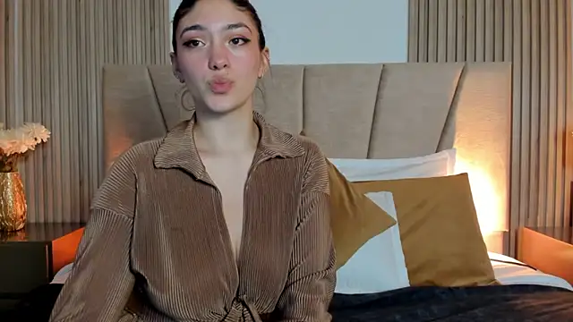 Victoria Beaumont online show from November 6, 11:33 am