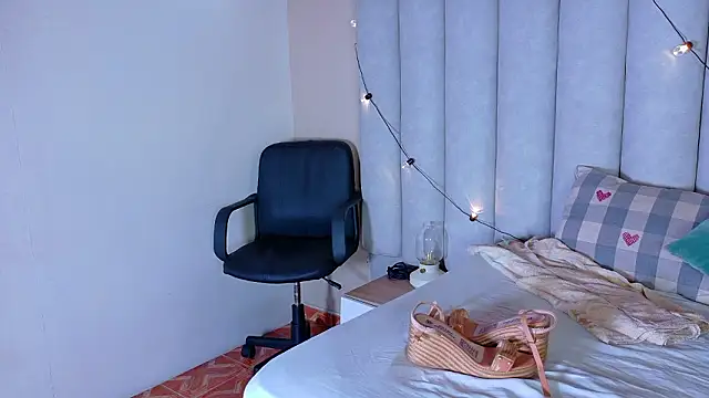 JenaCooper  online show from February 17, 2:52 am