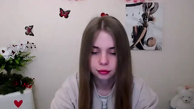 Snapshot of OceanicDawn chatting on May 4, 5:25 am OceanicDawn online show from May 4, 5:25 am