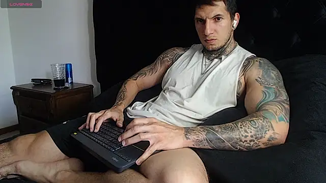 Shane Clay online show from February 5, 7:51 pm