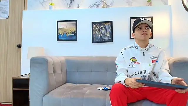 TWINKS FRIENDS online show from February 26, 1:21 pm