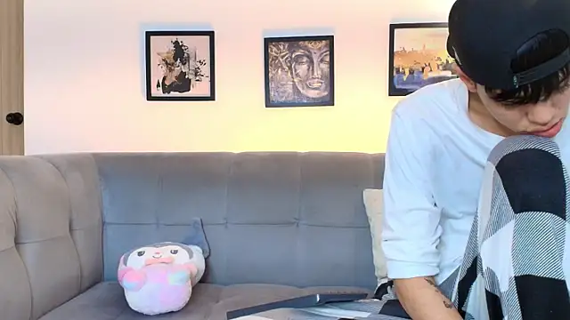 TWINKS FRIENDS online show from April 15, 1:29 pm