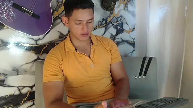 Snapshot of Hiroshi_Shen chatting on May 6, 1:38 pm Hiroshi Shen online show from May 6, 1:38 pm