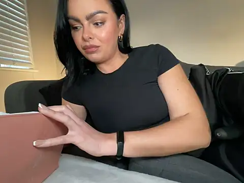 Snapshot of FrancescaXO chatting on April 21, 6:55 pm FrancescaXO online show from April 21, 6:55 pm