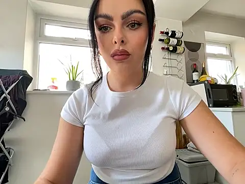Snapshot of FrancescaXO chatting on June 4, 12:55 pm FrancescaXO online show from June 4, 12:55 pm