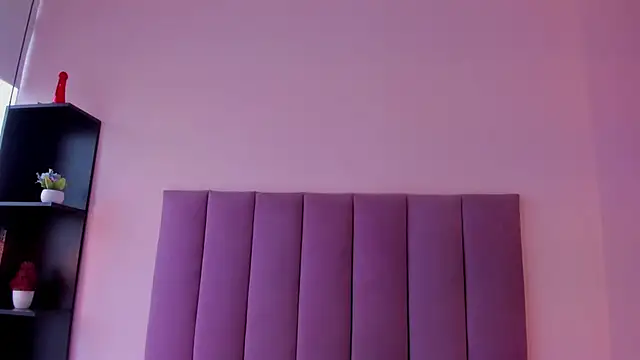 violet myerrs online show from February 7, 12:42 pm