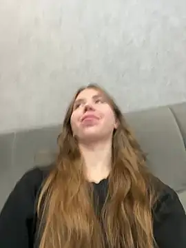 EvaAkins online show from March 20, 3:06 pm