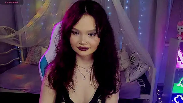 Snapshot of EmilyChaves chatting on May 3, 11:49 am EmilyChaves online show from May 3, 11:49 am