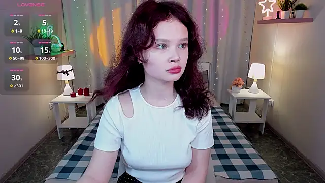 Snapshot of EmilyChaves chatting on May 19, 8:20 am EmilyChaves online show from May 19, 8:20 am