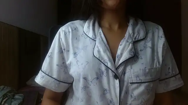 Snapshot of Mini_Meera chatting on June 1, 9:05 pm Mini Meera online show from June 1, 9:05 pm