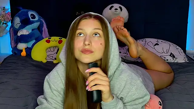 MissEmilyMiller online show from February 1, 6:17 pm