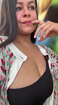 Snapshot of sweet_shadil_ chatting on May 23, 1:48 pm sweet shadil online show from May 23, 1:48 pm
