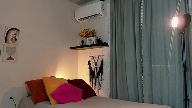 Snapshot of isabella-garcia- chatting on September 28, 8:36 pm isabella-garcia- online show from September 28, 8:36 pm