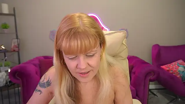 BellaLaPetit online show from March 7, 1:08 pm