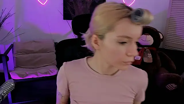 AuroraWrenfield online show from March 16, 4:18 am