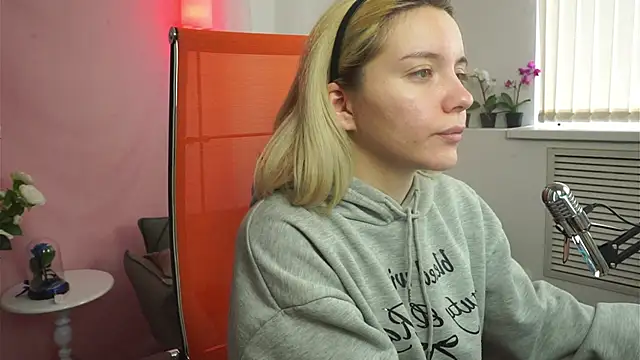 AuroraWrenfield online show from April 25, 4:26 am