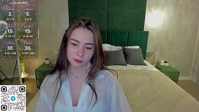 ErinRose  online show from October 2, 1:23 am