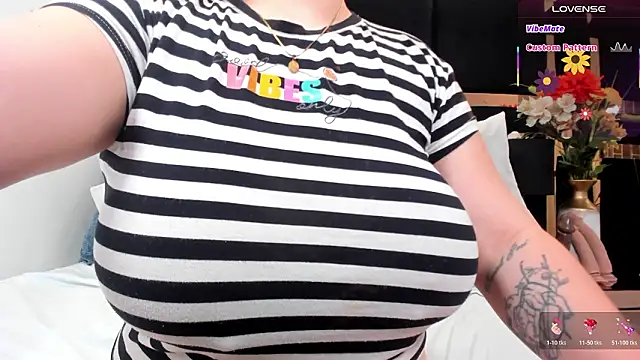 katherinn gomezz online show from February 11, 11:37 am