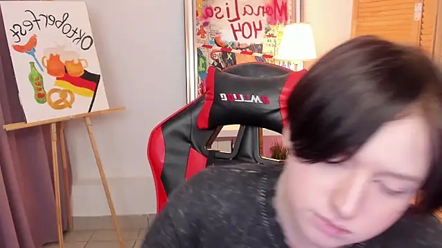 Snapshot of ayakskalermonss chatting on September 28, 2:00 pm ayakskalermonss online show from September 28, 2:00 pm