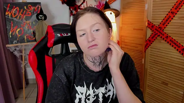 Snapshot of ayakskalermonss chatting on October 18, 2:18 pm ayakskalermonss online show from October 18, 2:18 pm