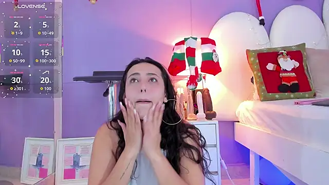 my aleja  online show from December 3, 1:09 pm