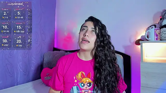 my aleja  online show from February 14, 1:24 am