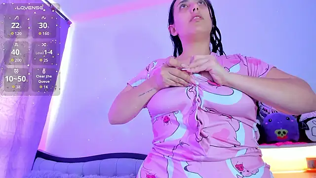 my aleja  online show from February 19, 7:21 pm