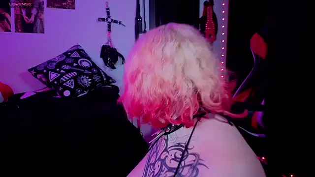 Snapshot of Mariana_velezz chatting on September 11, 7:08 am Mariana velezz online show from September 11, 7:08 am