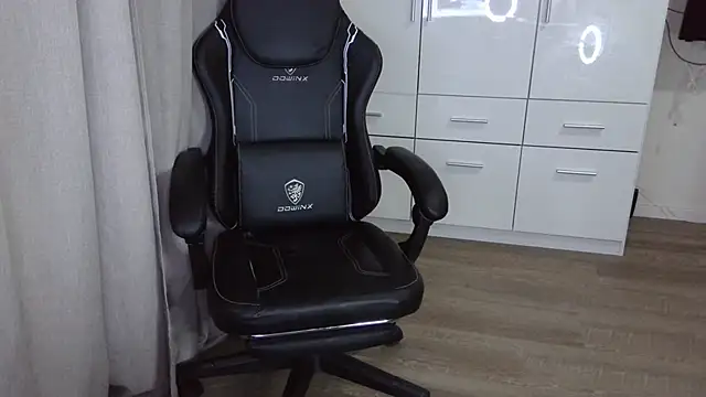 Snapshot of Milo9210 chatting on October 10, 10:20 pm Milo9210 online show from October 10, 10:20 pm