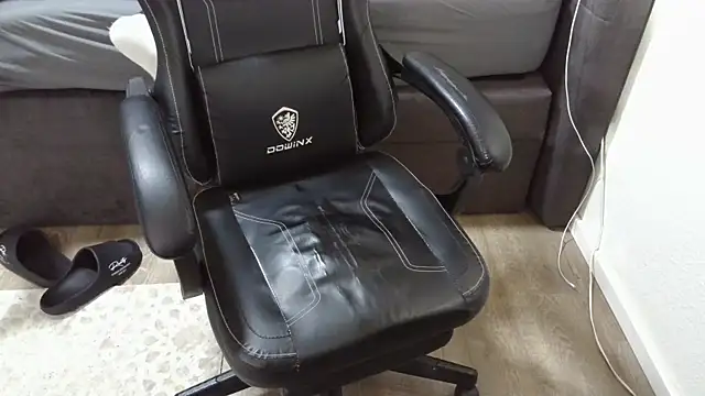 Milo9210 online show from April 30, 6:09 am