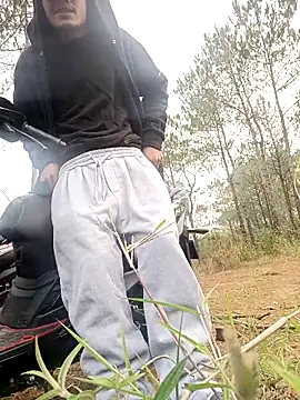 zebba12 online show from March 29, 10:59 am