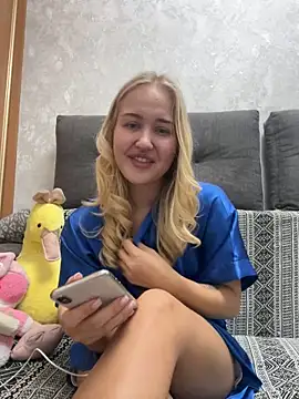 Snapshot of CandyVice chatting on October 2, 3:30 pm CandyVice online show from October 2, 3:30 pm