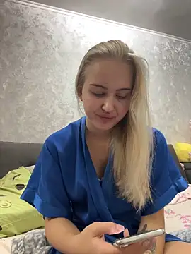 Snapshot of CandyVice chatting on October 19, 4:29 pm CandyVice online show from October 19, 4:29 pm