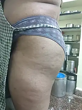 Snapshot of dhanshri143 chatting on October 28, 4:49 am dhanshri143 online show from October 28, 4:49 am