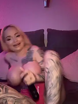 shortybig official online show from April 22, 4:04 am