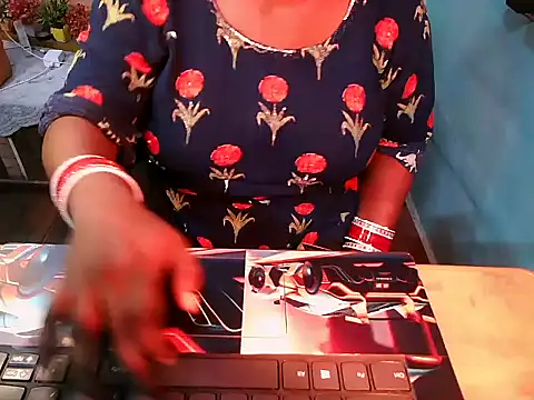 Snapshot of PREETI_BABY chatting on July 3, 6:53 am PREETI BABY online show from July 3, 6:53 am