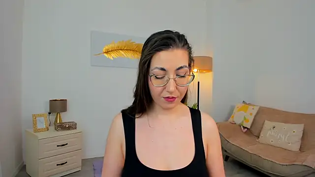 Kylie Kathy online show from April 7, 9:48 pm